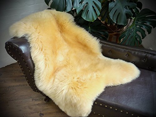 Natur-Fell-Shop ÖKO Schaffell Lammfell medizinisch gegerbt - besonders flauschig - waschbar - von Größe M - XXL (130-140cm) Natur-Fell-Shop ÖKO Schaffell Lammfell medizinisch gegerbt - besonders flauschig - waschbar - von Größe M - XXL (130-140cm)